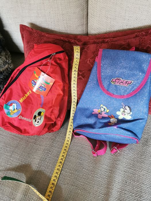 Mochilas infantis novas c etiqueta Disney e super Nenas