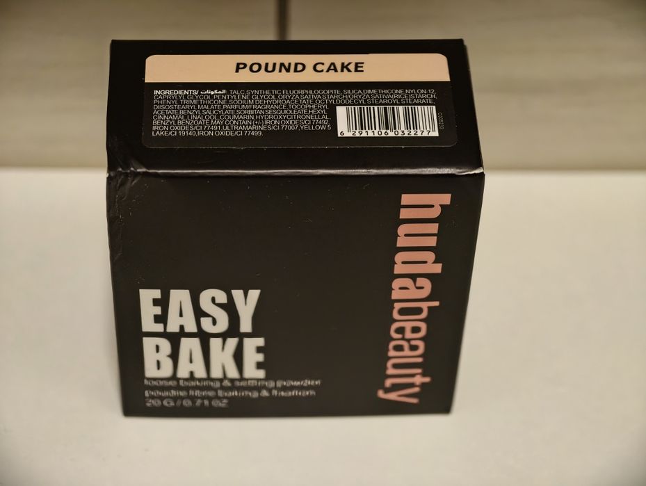 Huda beauty powder puder pound cake