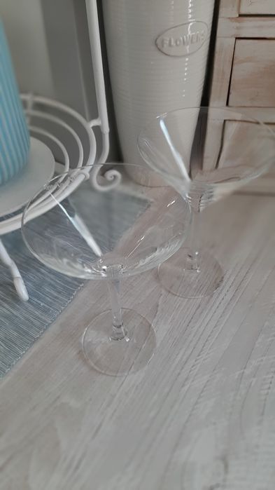 2 kieliszki do martini