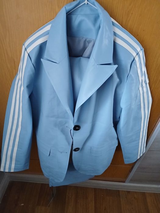 Продам кожаний костюм