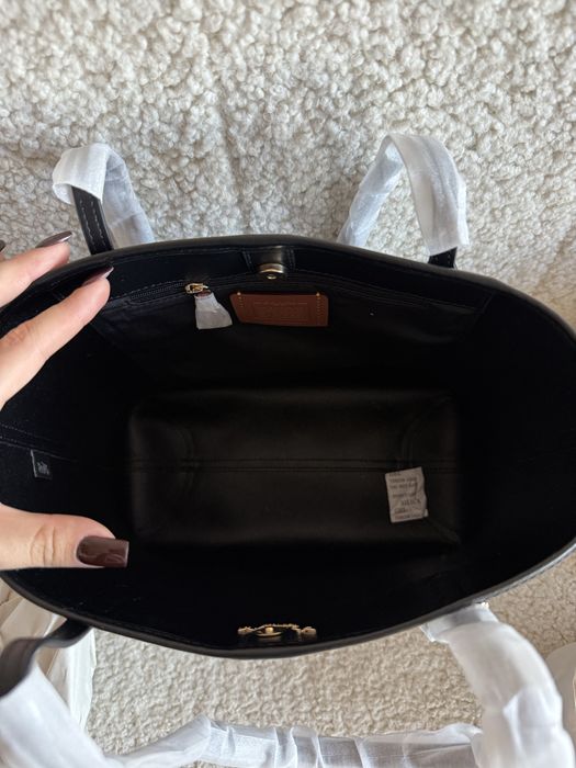 Сумка Coach City Tote середнього розміру