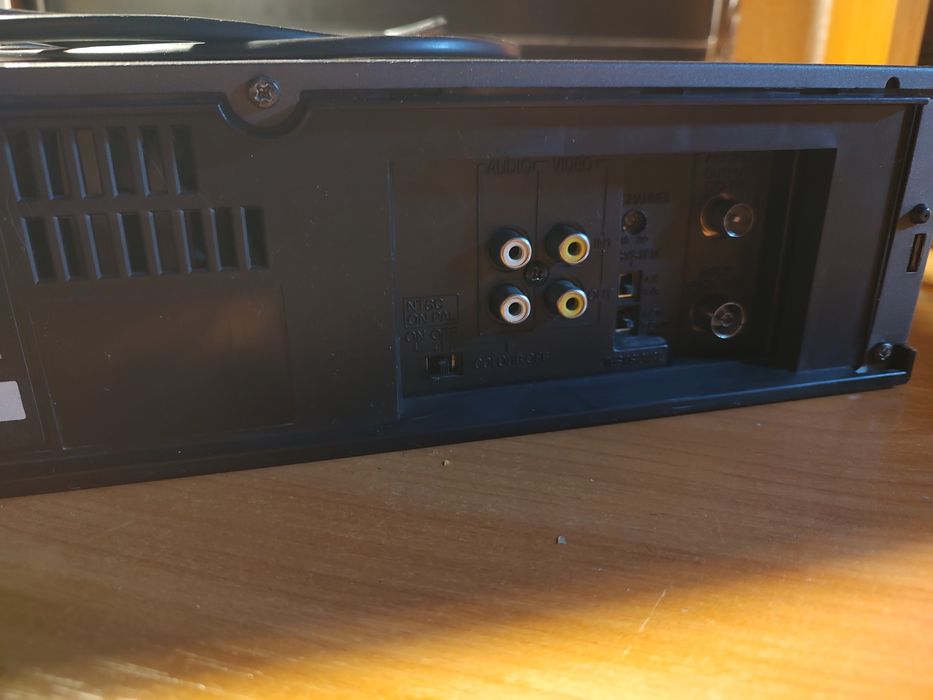 Видеомагнитофон (плеер) Toshiba VCP-C3CZ