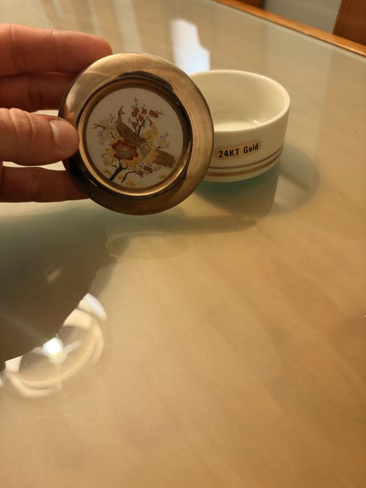 Pequena Caixa em Porcelana Japonesa com Ouro 24KT