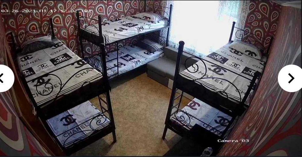 Вживані двоярусні ліжка з матрацами на продаж недорого.