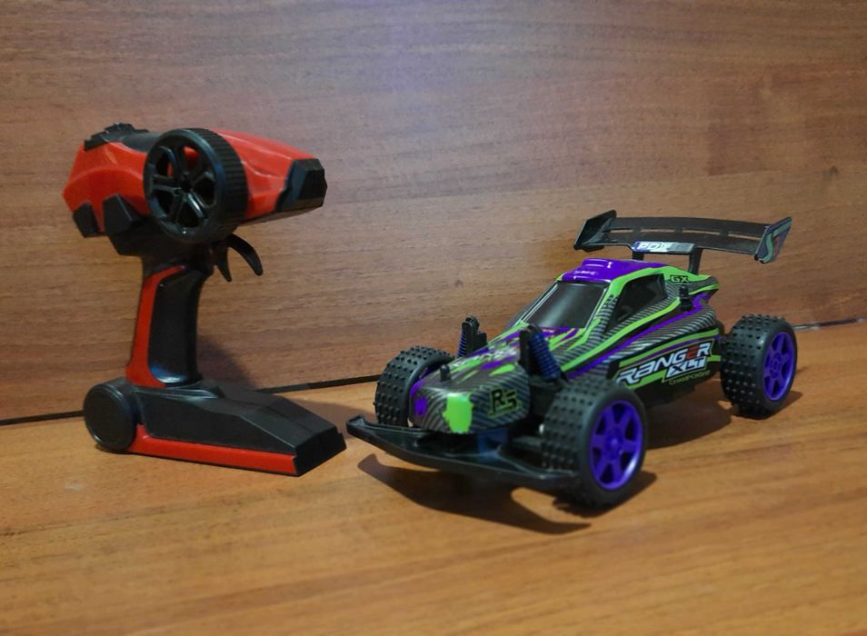 Радіокерована машинка Xceler8 RC Dirt Buggy Stunt Car