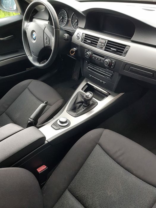 BMW e91 e90 Fotele kanapa środek boczki ładny komplet Części Bmw 354/7