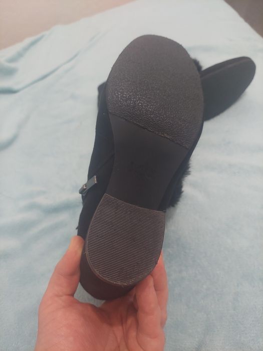 Батільони жіночі демісезон 42. Чоботи, черевики.