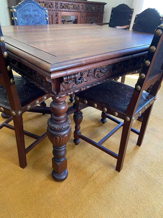 Conjunto de Sala de Jantar Antigo Anos 20 – Madeira Maciça ( Castanheiro)