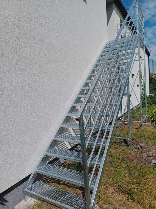 Schody do domu na taras zewnętrzne ocynkowane wewnętrzne krata wema