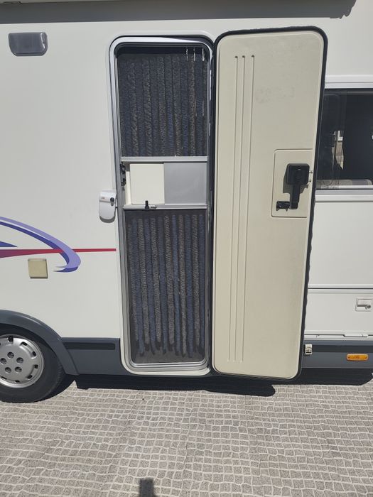 Autocaravana em ótimo estado