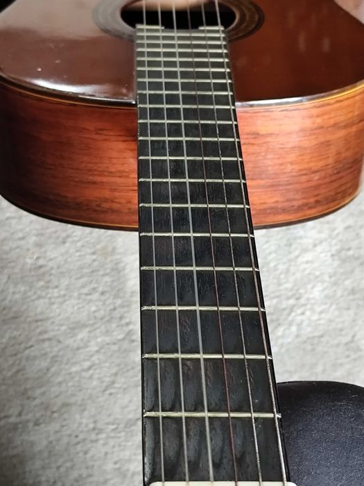 klasyczna gitara Yamaha G 235 made in Taiwan