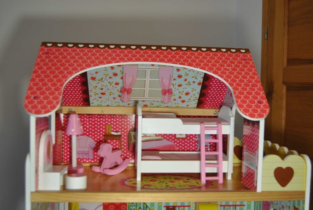 Domek dla lalek drewniany