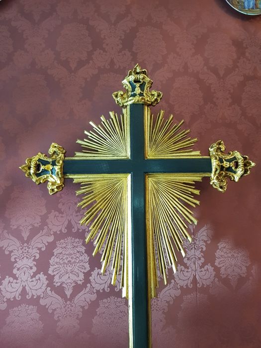 Grande cruz, crucifixo para cristo