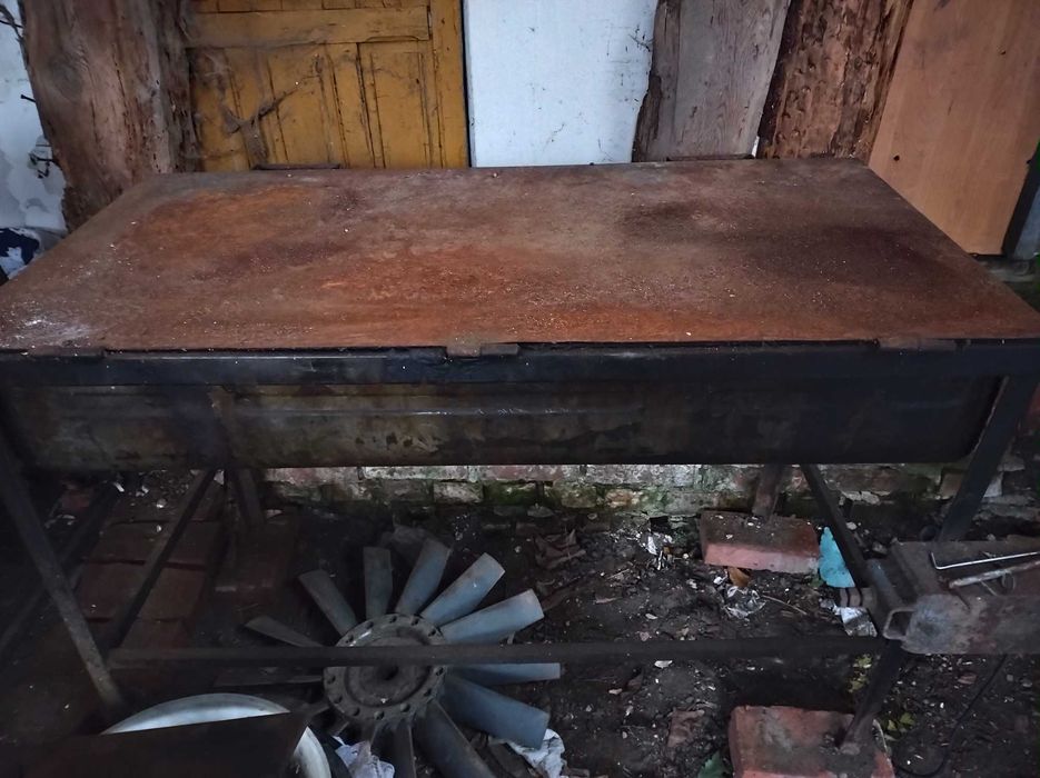 Stół wanna do mycia silników