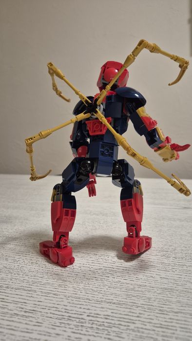 Продам Lego Marvel 76298 Фігура Людини павука