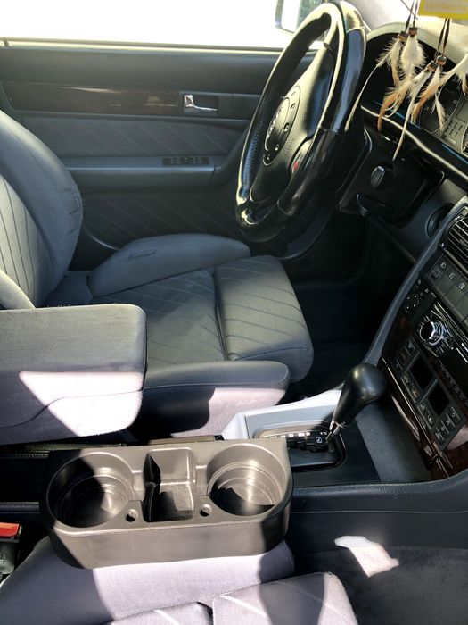 Audi A6C4 AVANT 1996R