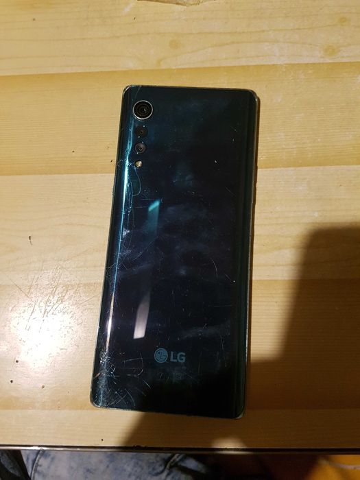 Telefon LG stan bardzo dobry.