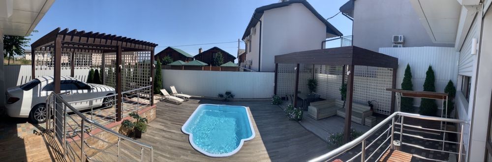 Дом- дача в первой линии моря. Грибовка.