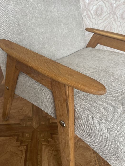 Крісла вінтажні, відреставровані.