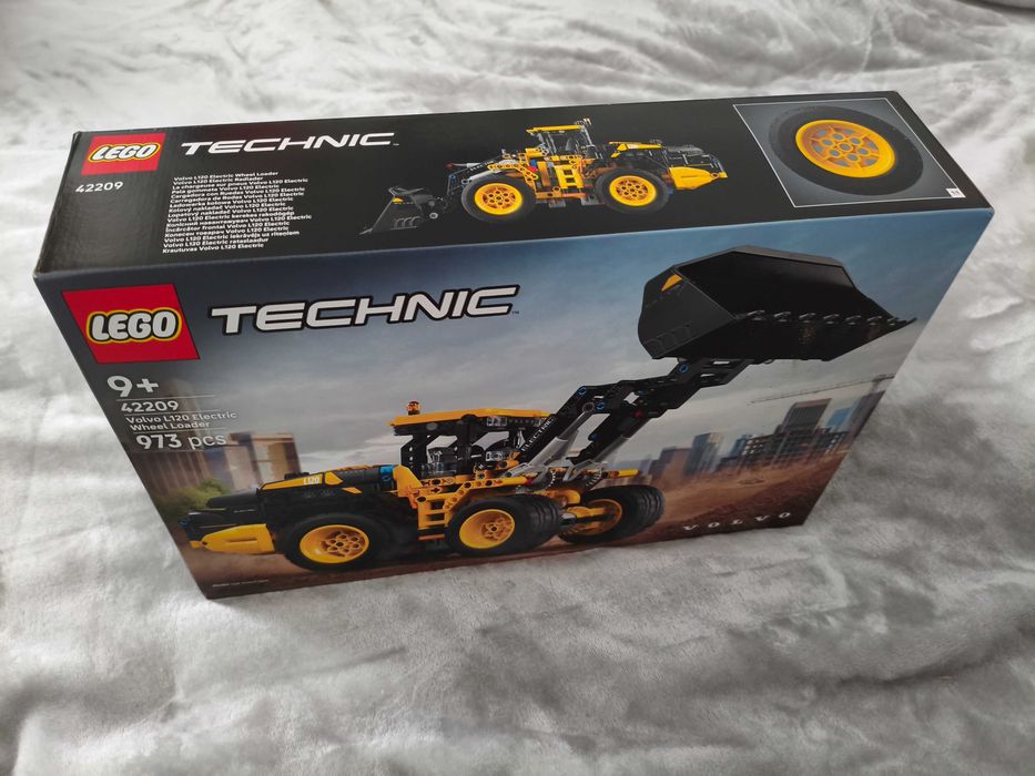 42209 LEGO Technic Ładowarka kołowa Volvo L120 Electric