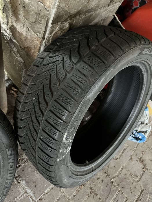 LASSA 235/45 R17 , зима, 4 шт, 5 мм