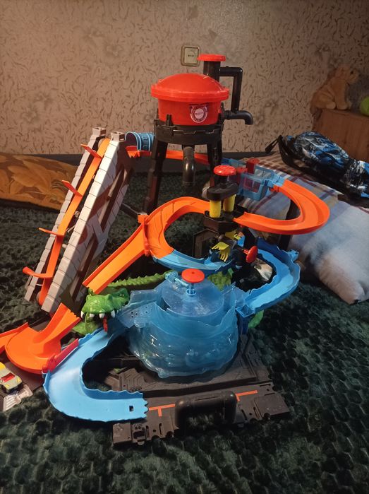 Траса Хотвілс,водонапірна станція