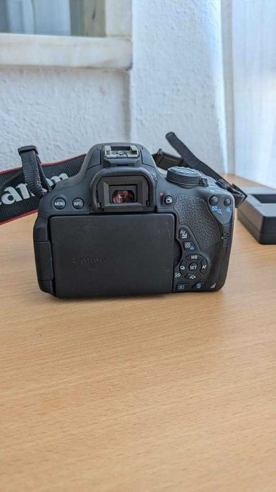 Canon 700D + 2 lentes (18-55mm e 50mm STM)