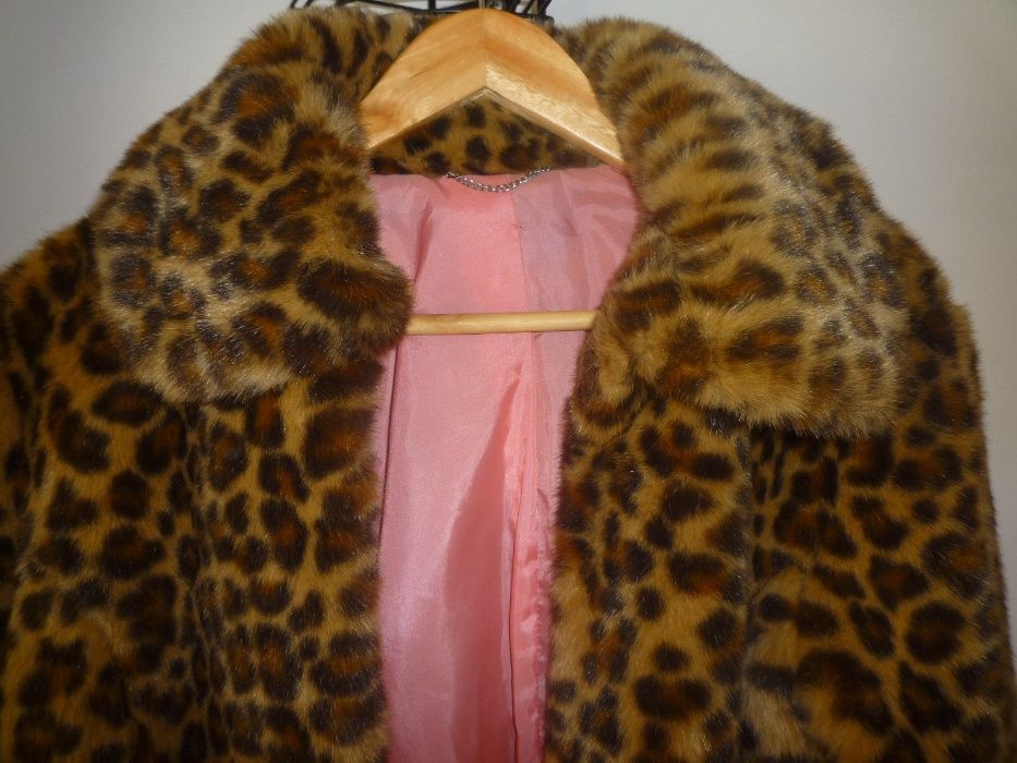 Casaco H&M em padrão leopardo M