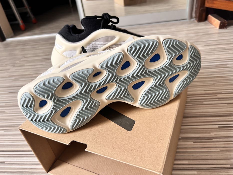 YEEZY 700 Azael FLUO nowe ORYGINALNE z Confirmed 44