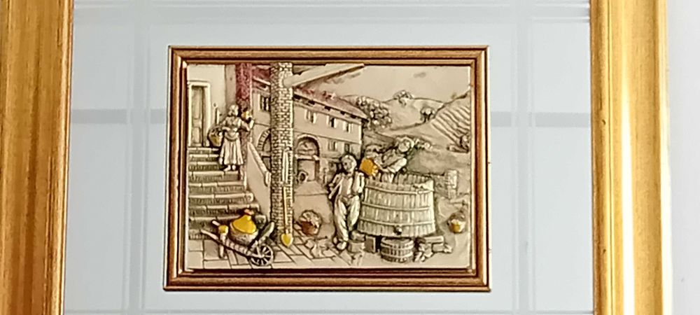 Quadro vintage com espelho e  baixo relevo made in Italy!
