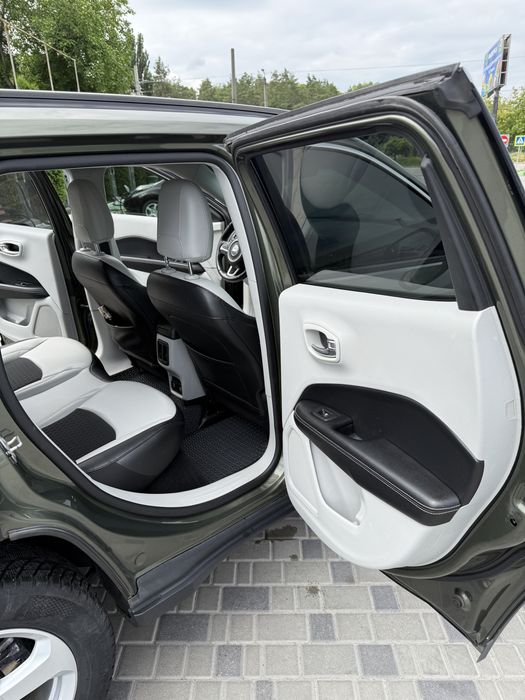 Продам Jeep Compass