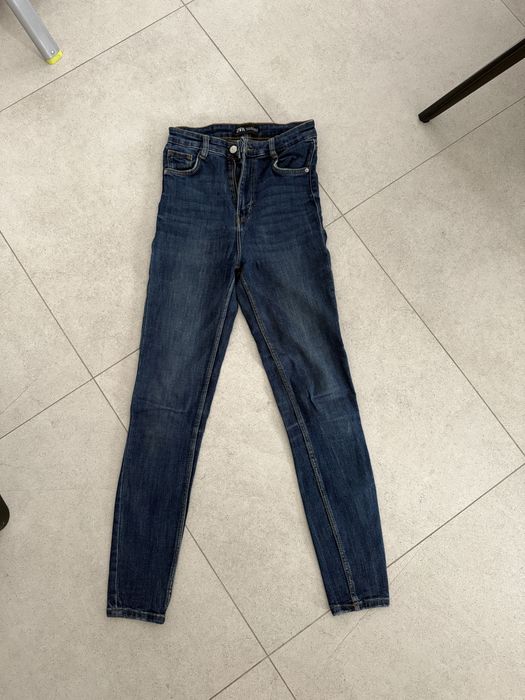 Jeqnsy ciemnoniebieskie Zara xs/s 34 wysoki stan