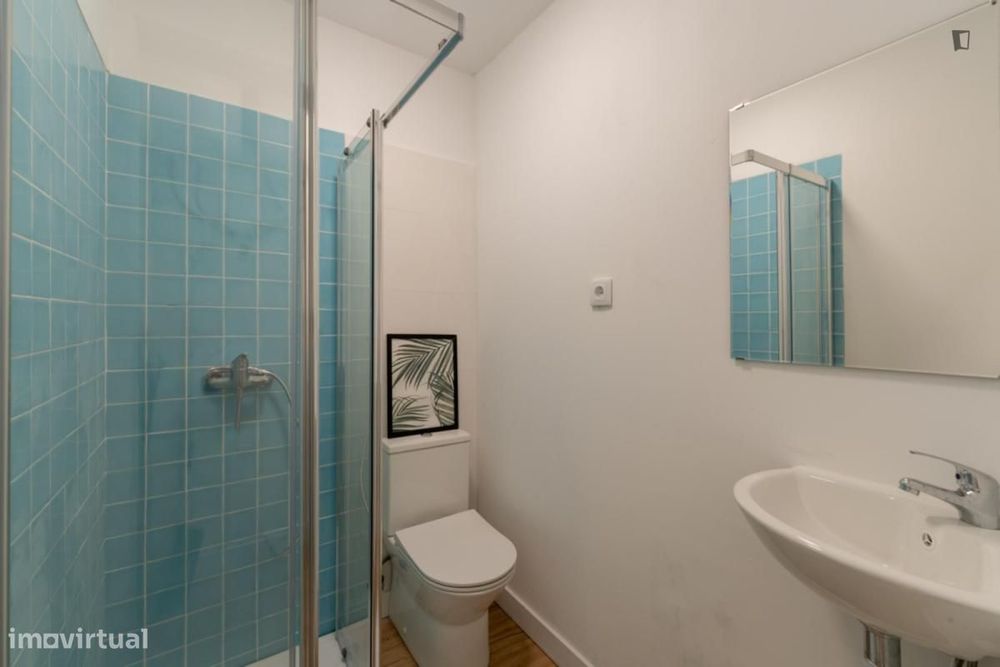 Quarto - localizado em Campo de Ourique Lisbon