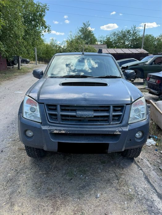 Isuzu  d-max Исузу Д-Макс 2.5/3.0 дизель МКПП/АКПП