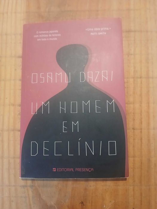 Livro "Um homem em declínio" de Osamu Dazai