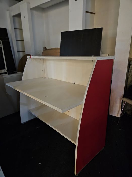 BALCÃO DE RECEÇÃO / VENDAS - Funcional  e  Moderno