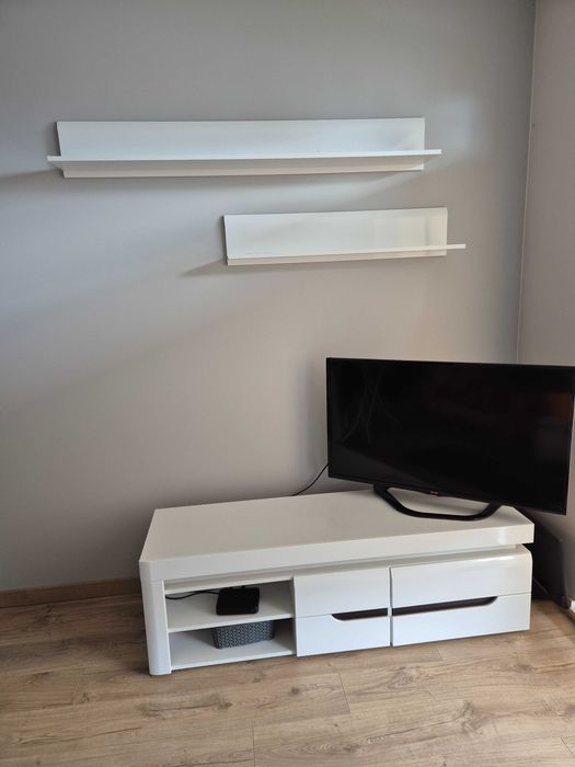 Szafka RTV biała + 2 półki + LED "Irma"