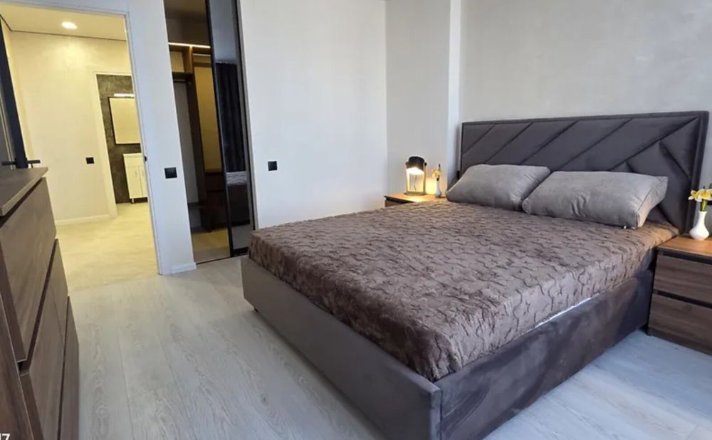 Продаж 3к квартири 75 кв. м на вул. Тролейбусна