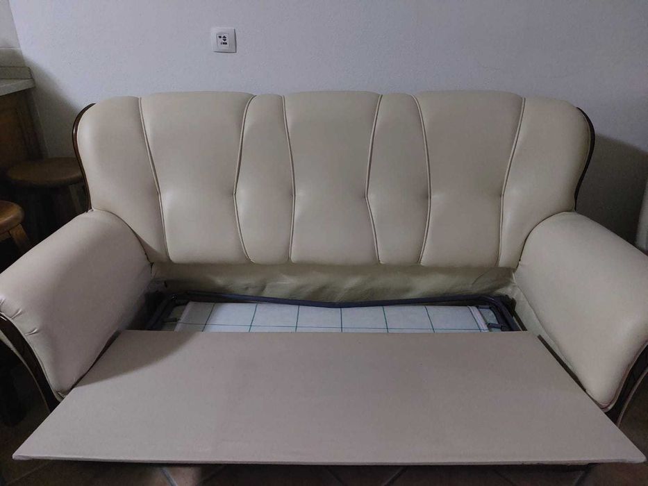 Sofá três lugares/cama