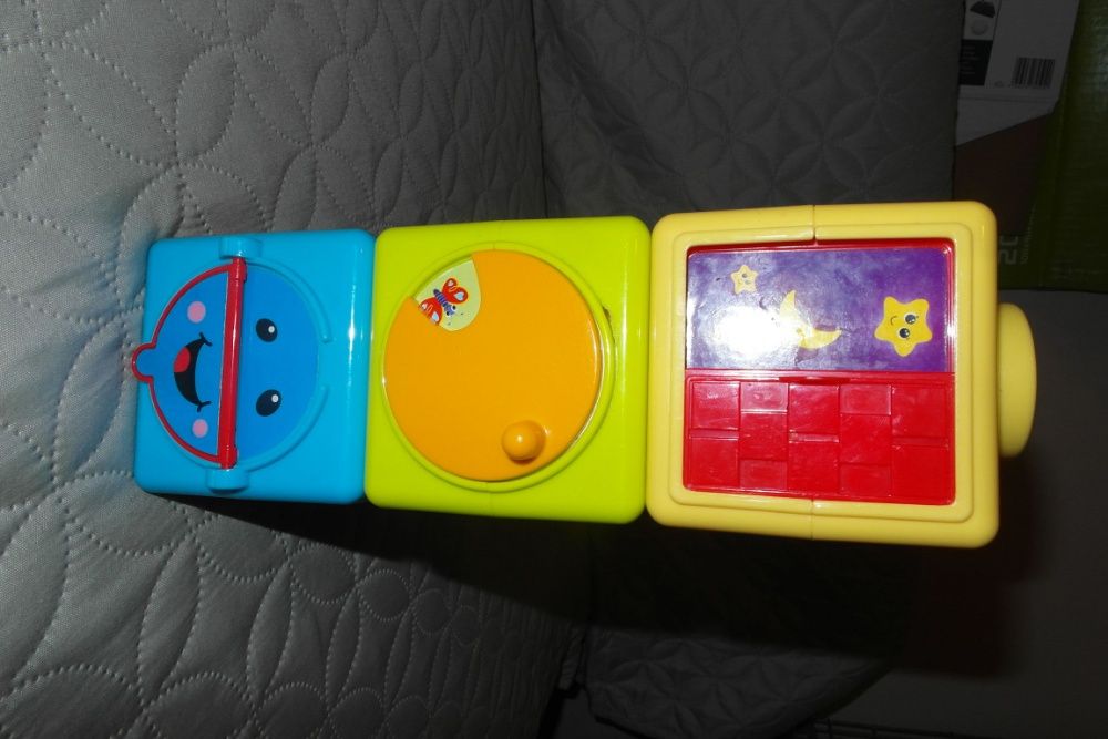 Kostki fisher‑price, zabawka sensoryczna