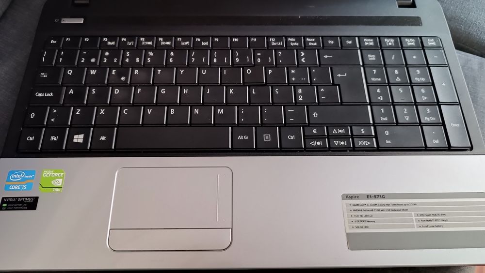 Portátil Acer aspire E1 571g