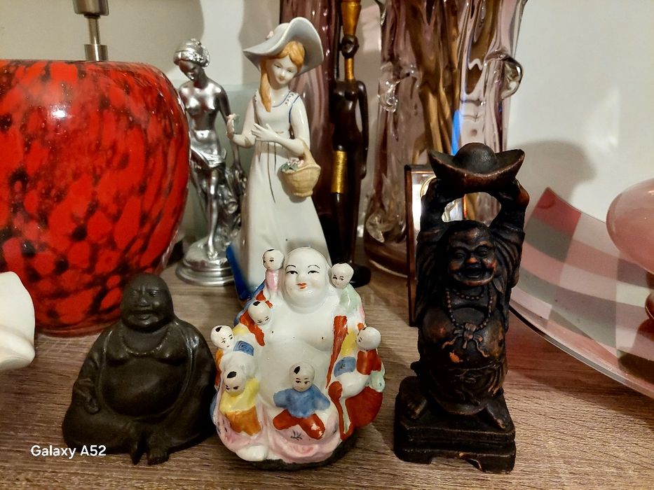 Leżący Budda z wysokiej jakości mosiądzu ok 8,5 cm długość