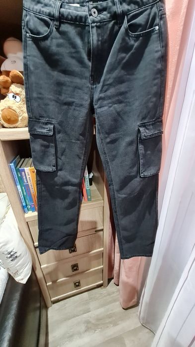 Продам джинсы на девочку в идеальном состоянии.