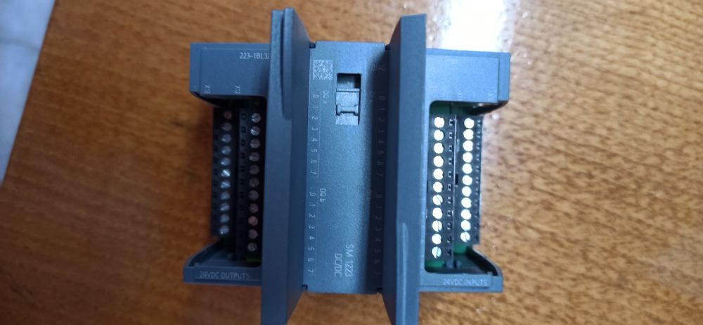 Módulo de 16  entradas e 16 saídas 6ES7 223 - 1 BL32-0XB0.Siemens