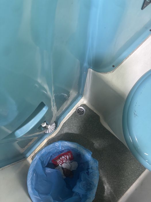 Vendo casa de banho de autocarro