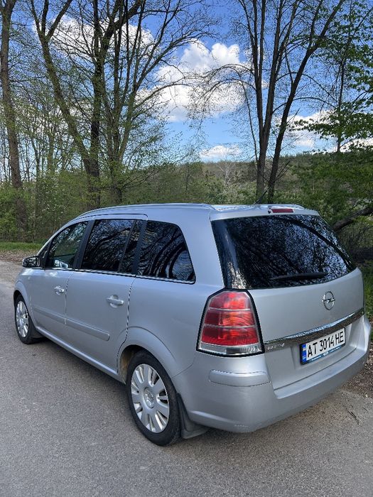 Продам Opel Zafira B