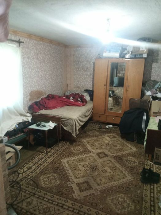 Дача на  Карноватке Для.. отшельников ...Жилая с мебел и бытовой техникой Печное отопление