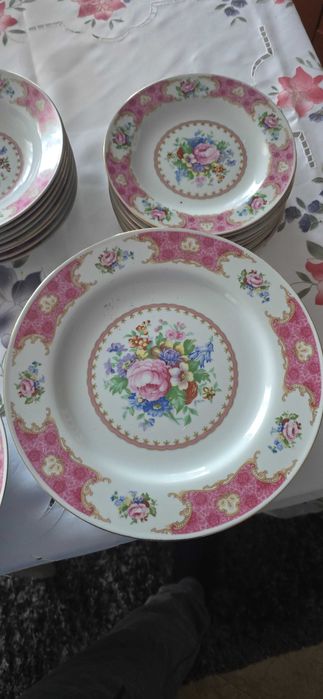 Serviço de Jantar em Porcelana Fina Remington - Padrão "Spring Garden"