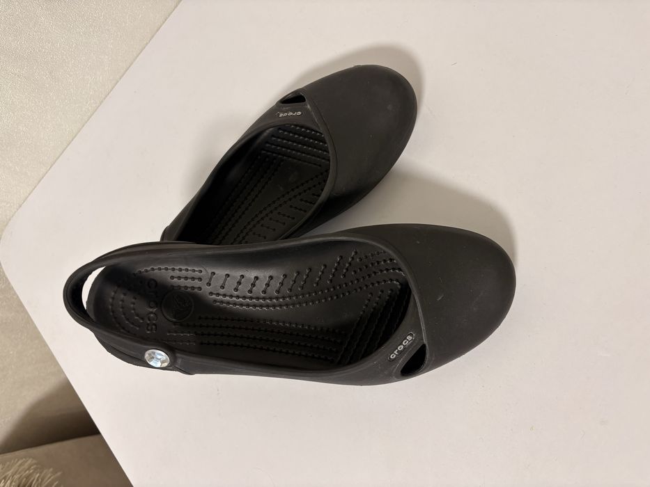 Продам жіночі  балеткі  Crocs Olivia нові розмір 39 ( устілка 25,5-26 см)