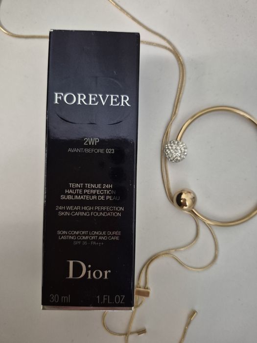 Тональний крем Dior Forever Skin Glow Foundation